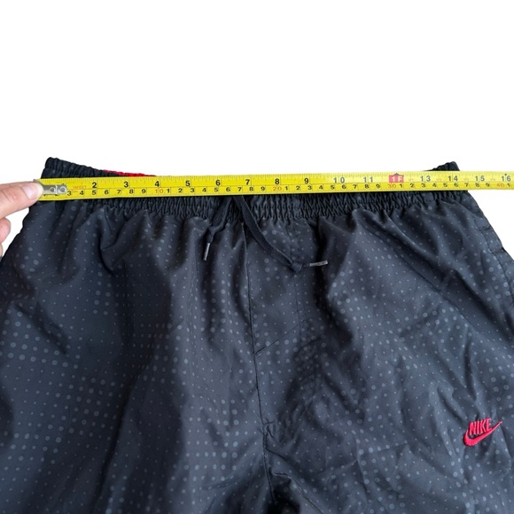 Nike Air Max Reversible Athletic Gym Shorts Black Red Training Running Workout - Picture 9 of 13